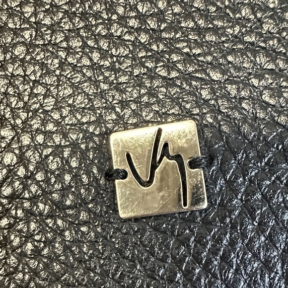 Vélez Genuine Pebble Leather Black Purse with Removable Crossbody Strap EUC - Picture 2 of 9